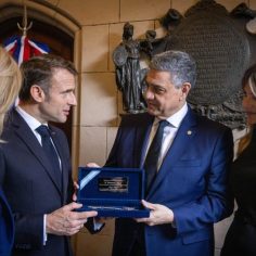 Jorge Macri le entregó la Llave de la Ciudad a Emmanuel Macron